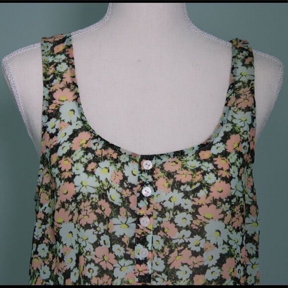 VOLCOM Not So Classic Tank Size Small - Picture 3 of 7